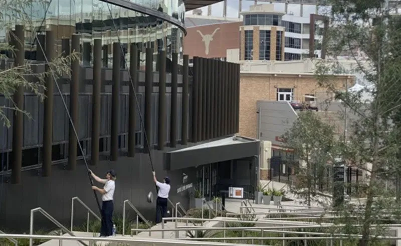 Pink’s Window Services