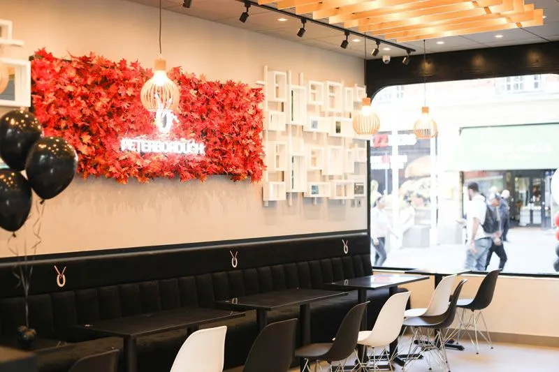 Oodles Franchise - restaurant hall