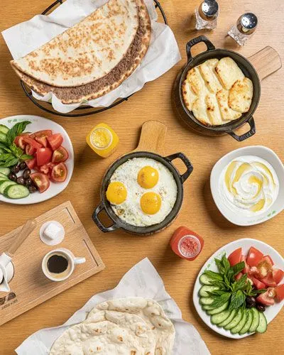 Zaatar W Zeit - meals