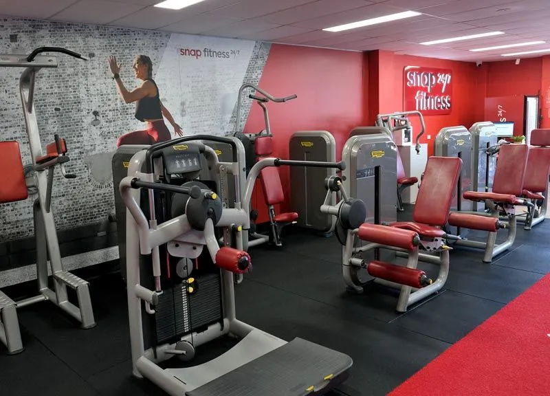 SNAP FITNESS 24/7 SNAP FITNESS 24/7