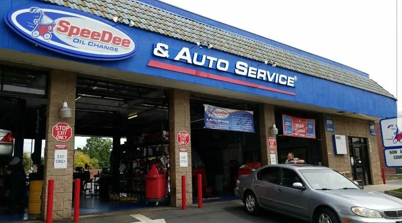 SPEEDEE OIL CHANGE & AUTO SERVICE CENTER SPEEDEE OIL CHANGE & AUTO SERVICE CENTER