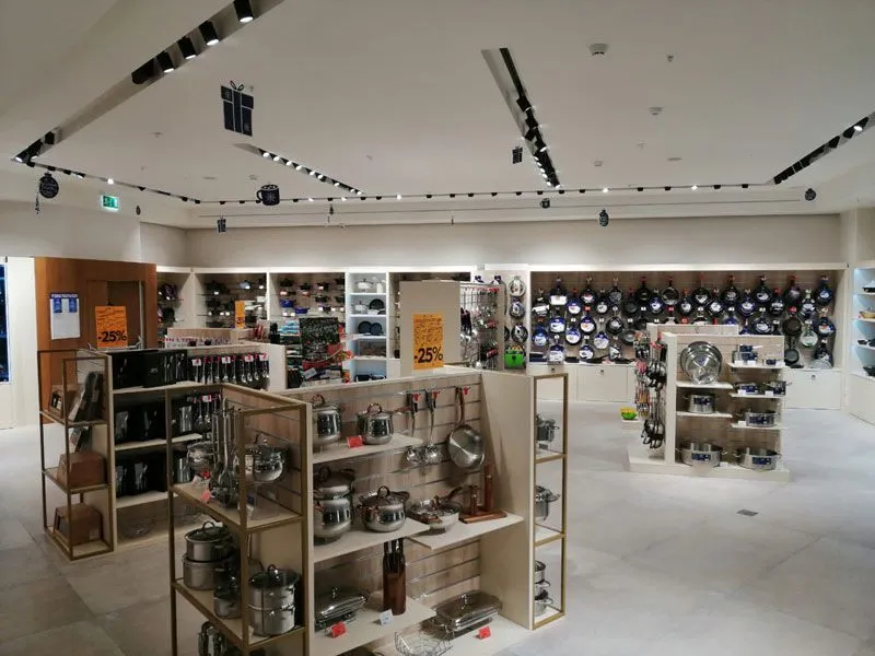 GIPFEL - inside store 2