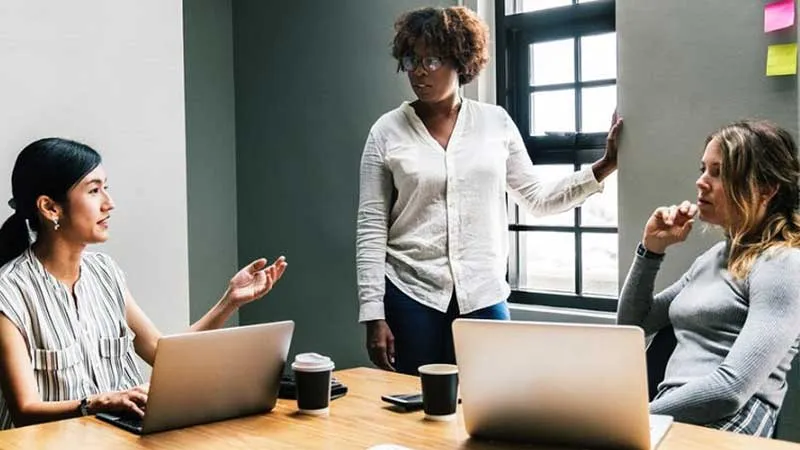 Best Franchise Businesses For Women in Canada for 2025