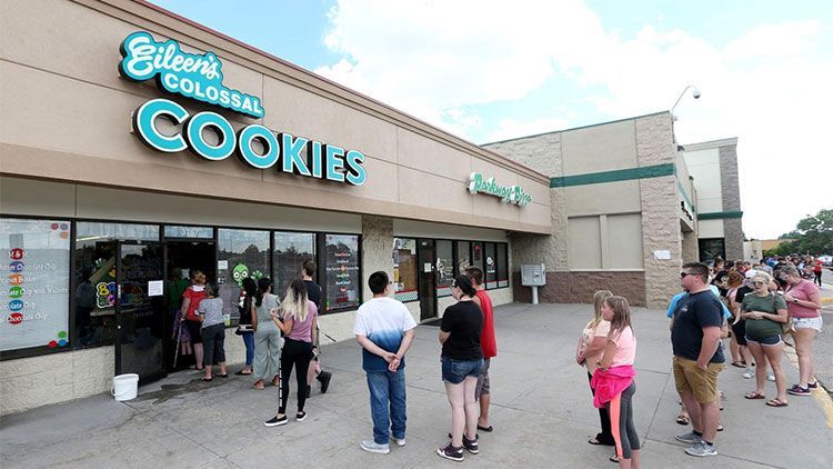 Eileen’s Colossal Cookies franchise