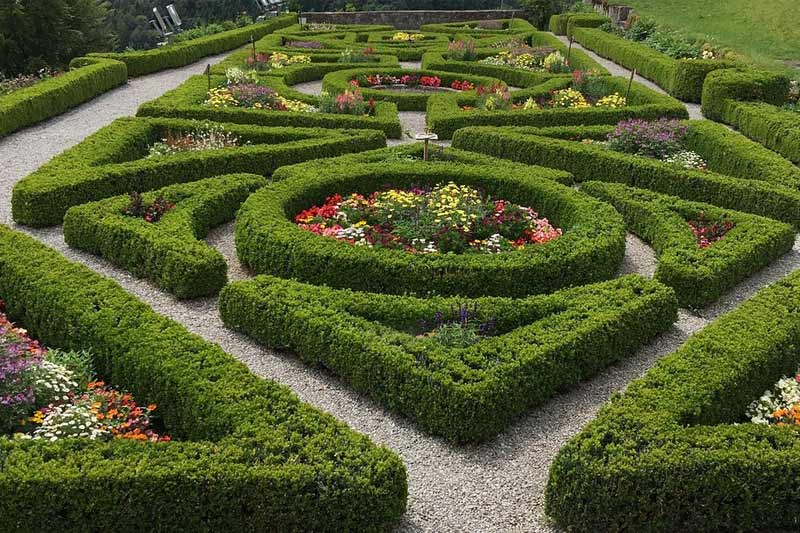 Top 7 landscaping franchises