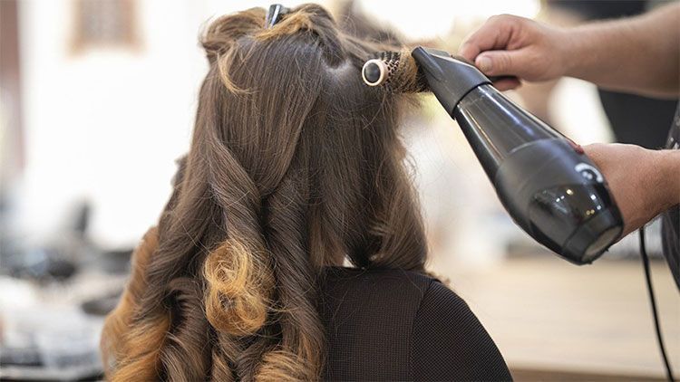 Top Blow Dry Salon Franchise Opportunities in USA for 2022
