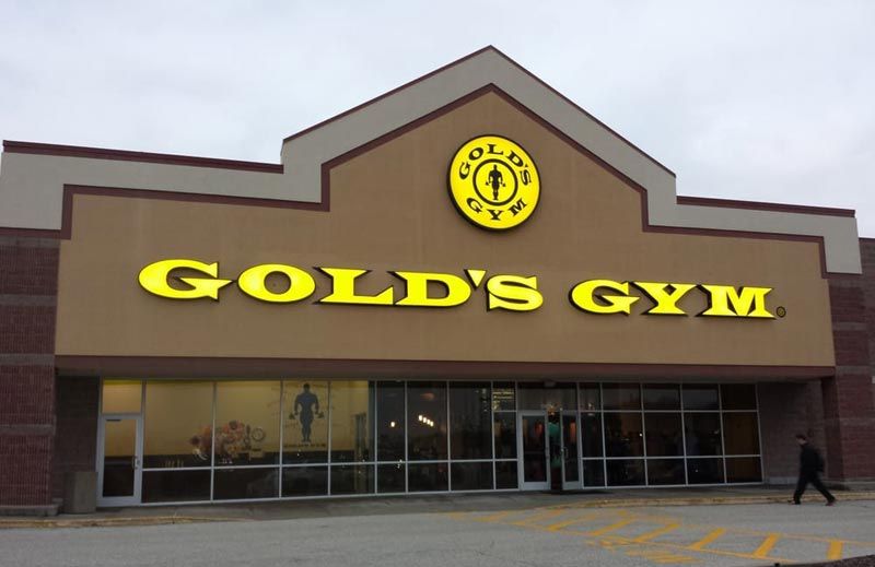 GOLD’S GYM