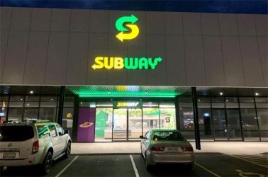 How much does a Subway franchise cost?