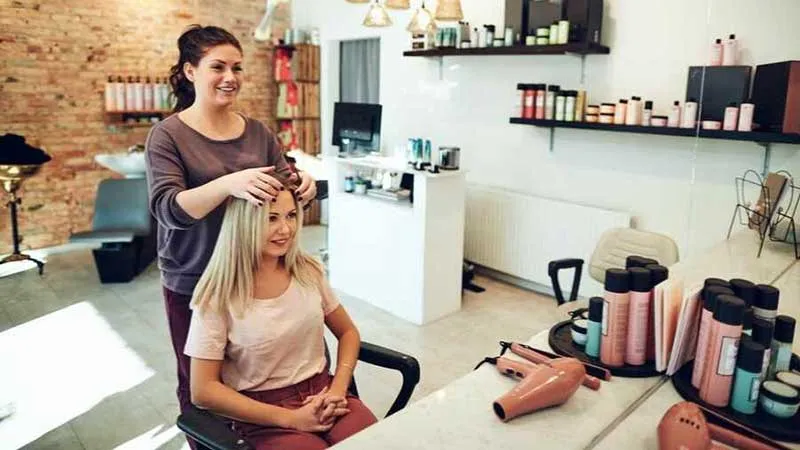The Top 10 Beauty Salon Franchise Opportunities in The UK in 2023