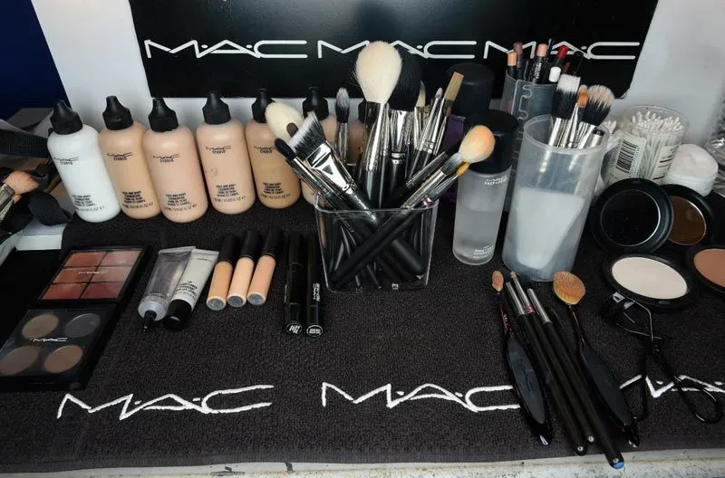 MAC cosmetics Franchise For Sale — Cost & Fees | All Details & Requirements
